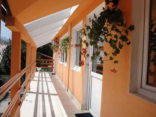 Гостевой дом Suri Guesthouse Брашов-5